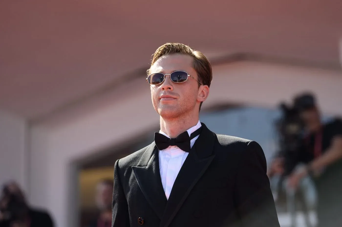 Ritratto sul red carpet, controluce